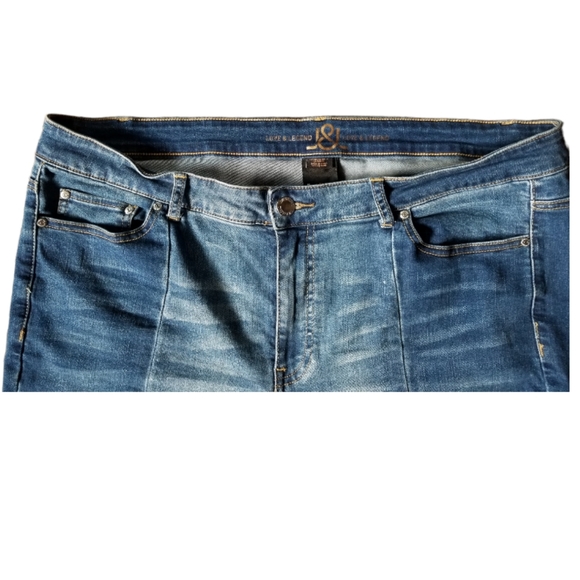 Plus Size Women's Addition Elle Love And Legend Two-Tone Crop Jeans - Picture 6 of 9